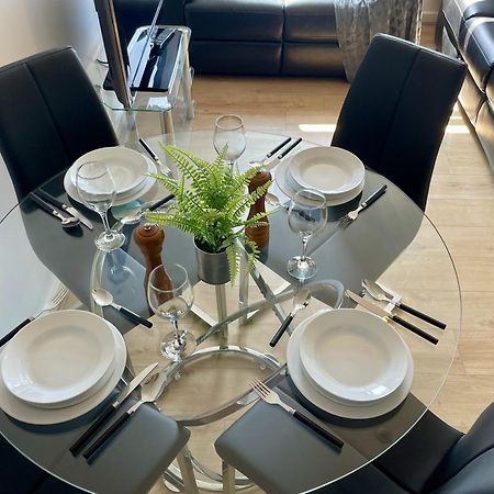Hk Life Serviced Apartment , City Centre سويندون المظهر الخارجي الصورة
