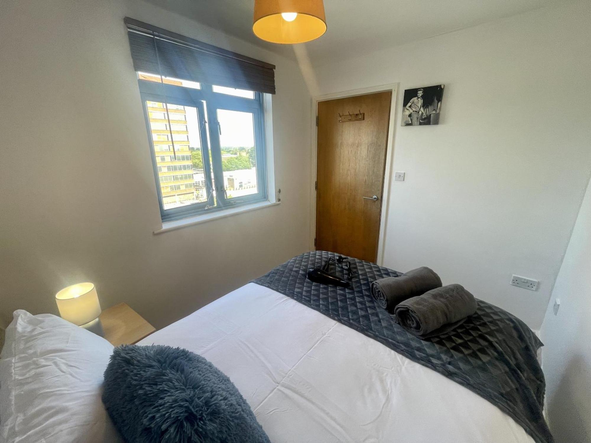 Hk Life Serviced Apartment , City Centre سويندون المظهر الخارجي الصورة