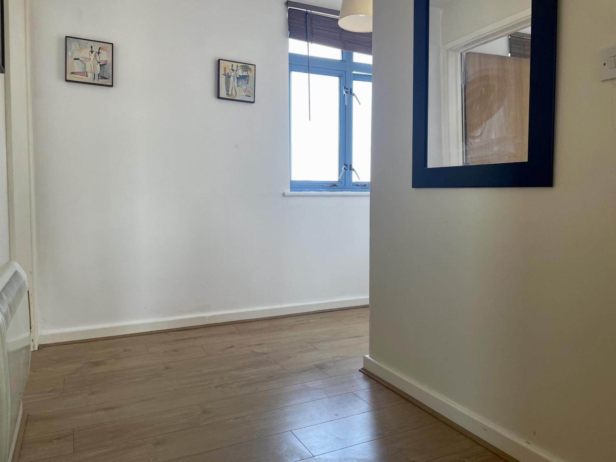 Hk Life Serviced Apartment , City Centre سويندون المظهر الخارجي الصورة