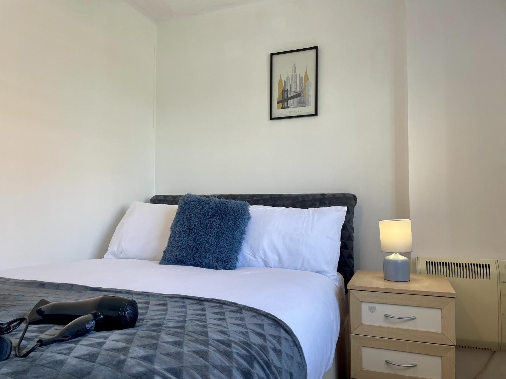 Hk Life Serviced Apartment , City Centre سويندون المظهر الخارجي الصورة