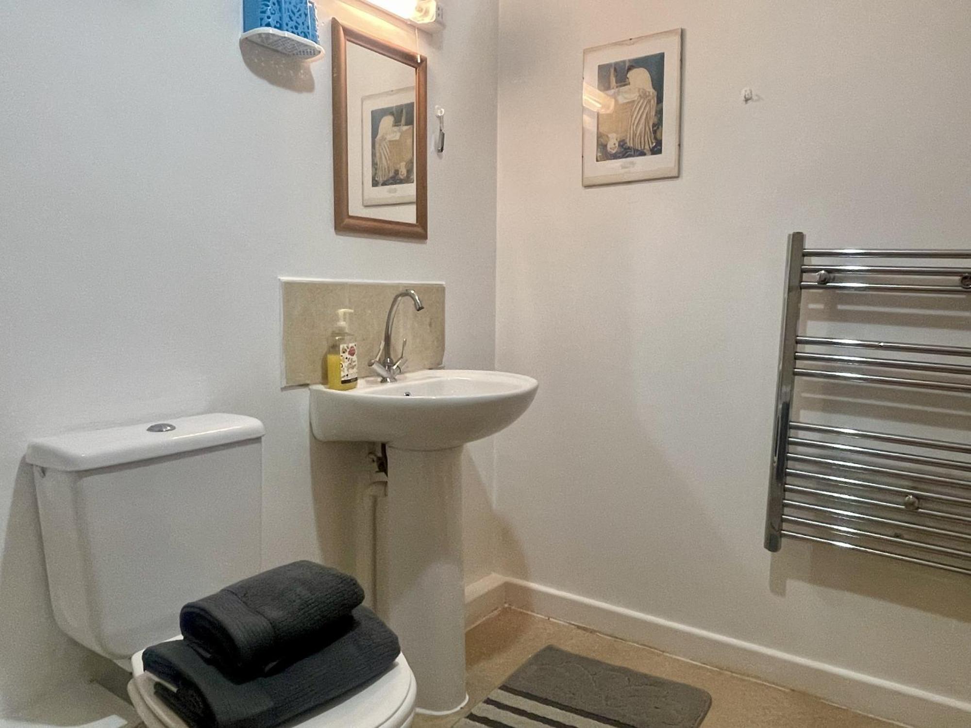 Hk Life Serviced Apartment , City Centre سويندون المظهر الخارجي الصورة