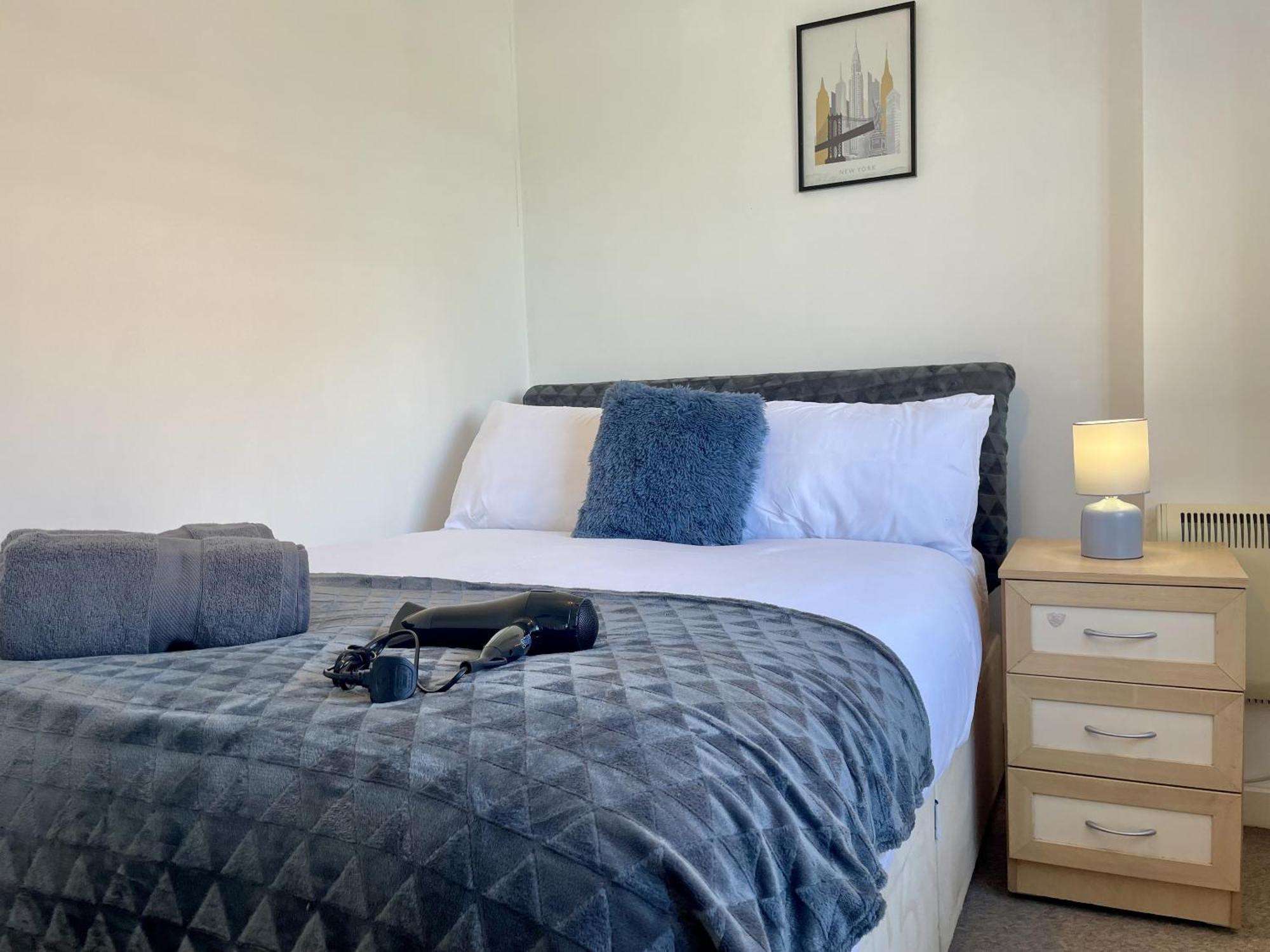 Hk Life Serviced Apartment , City Centre سويندون المظهر الخارجي الصورة