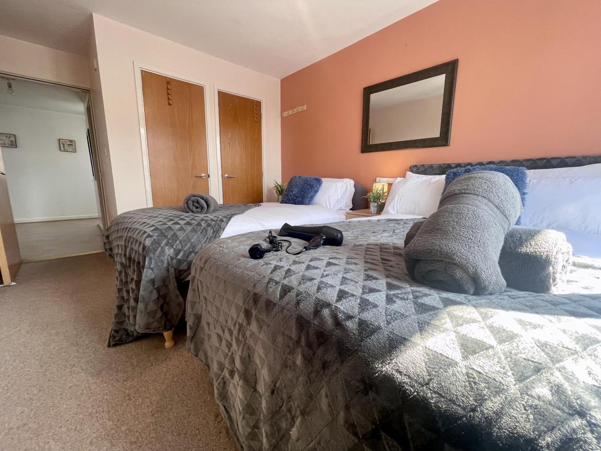 Hk Life Serviced Apartment , City Centre سويندون المظهر الخارجي الصورة